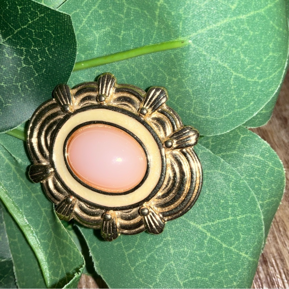 Vintage Gold and Blush Color Brooch